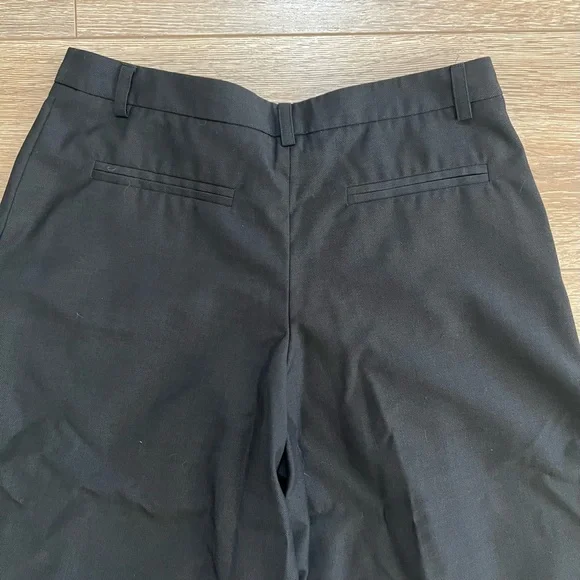 Victoria Andreyanova Black Bermuda Shorts Size 38 (2)